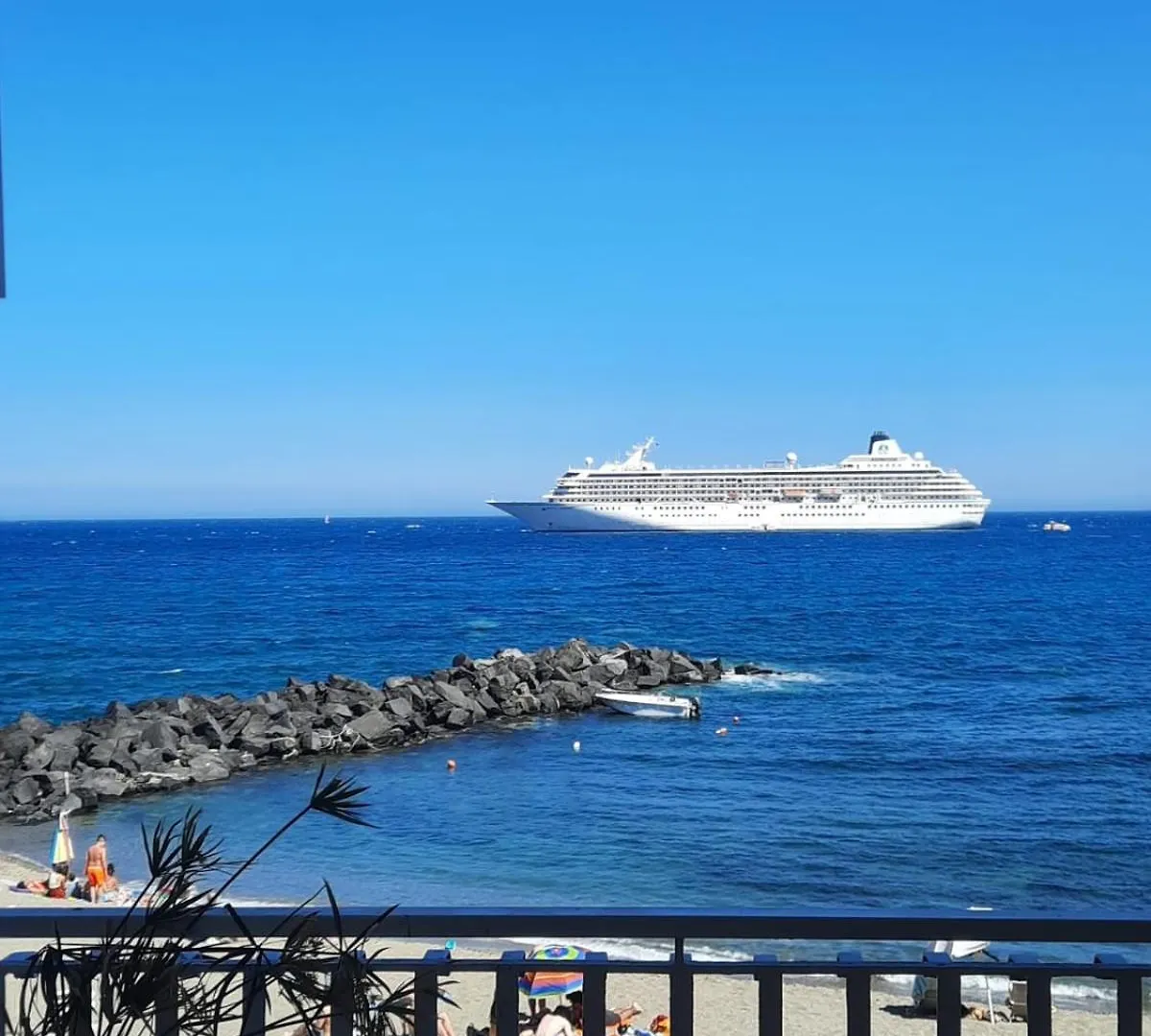 Appartamento Arcadia Golden Bay Giardini Naxos 0*,  Italia